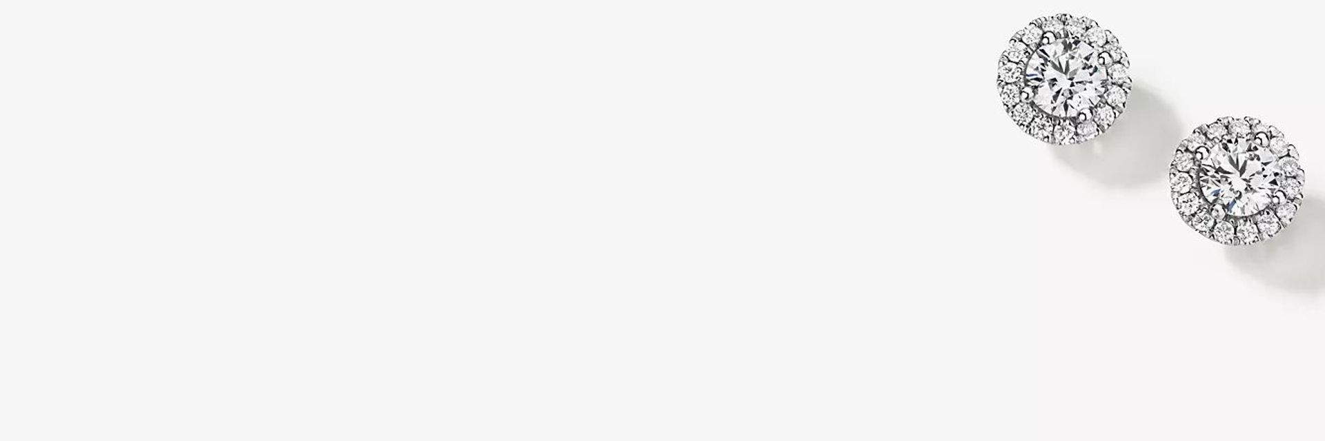 Diamond stud earrings in white gold